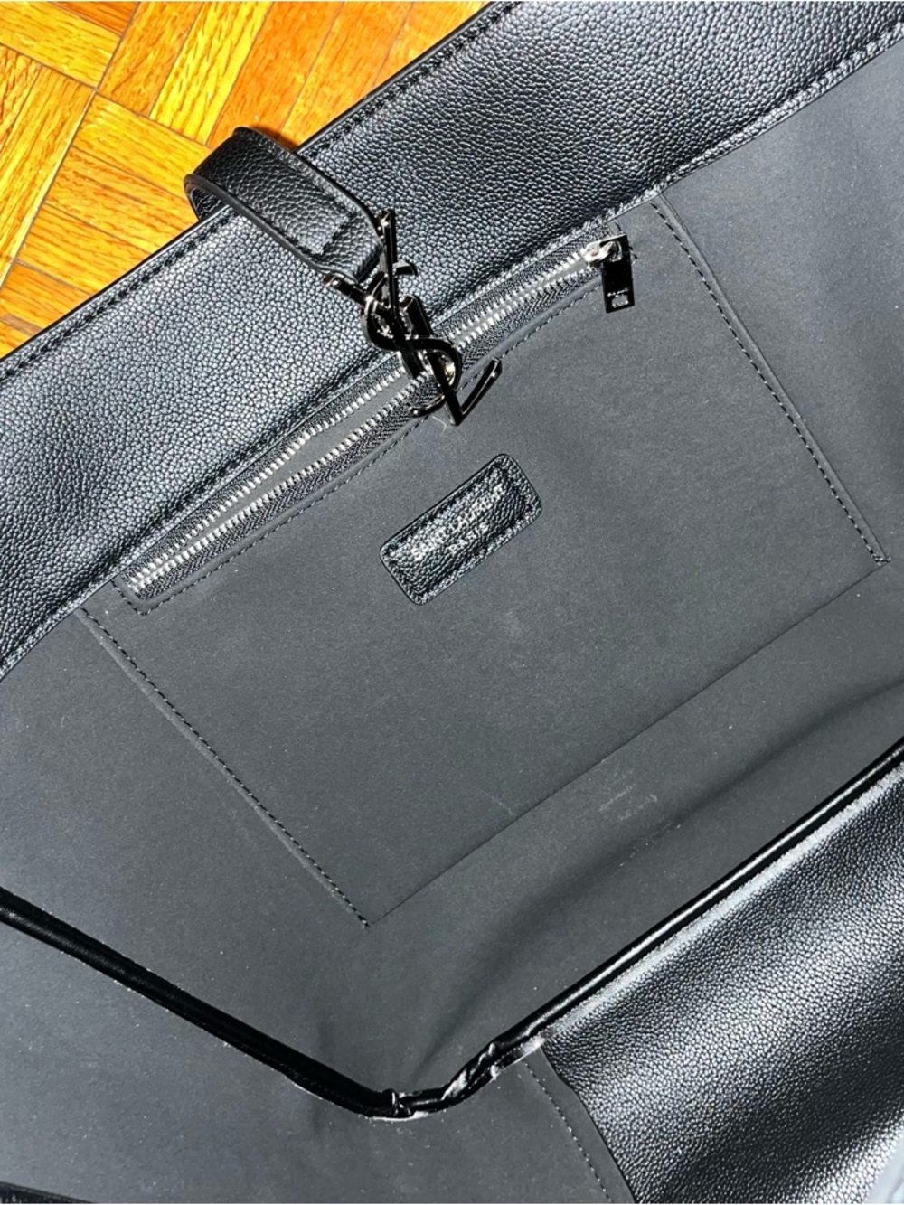 Bea Black Leather Tote Bag with Gold YSL Logo - Picture 9 of 10